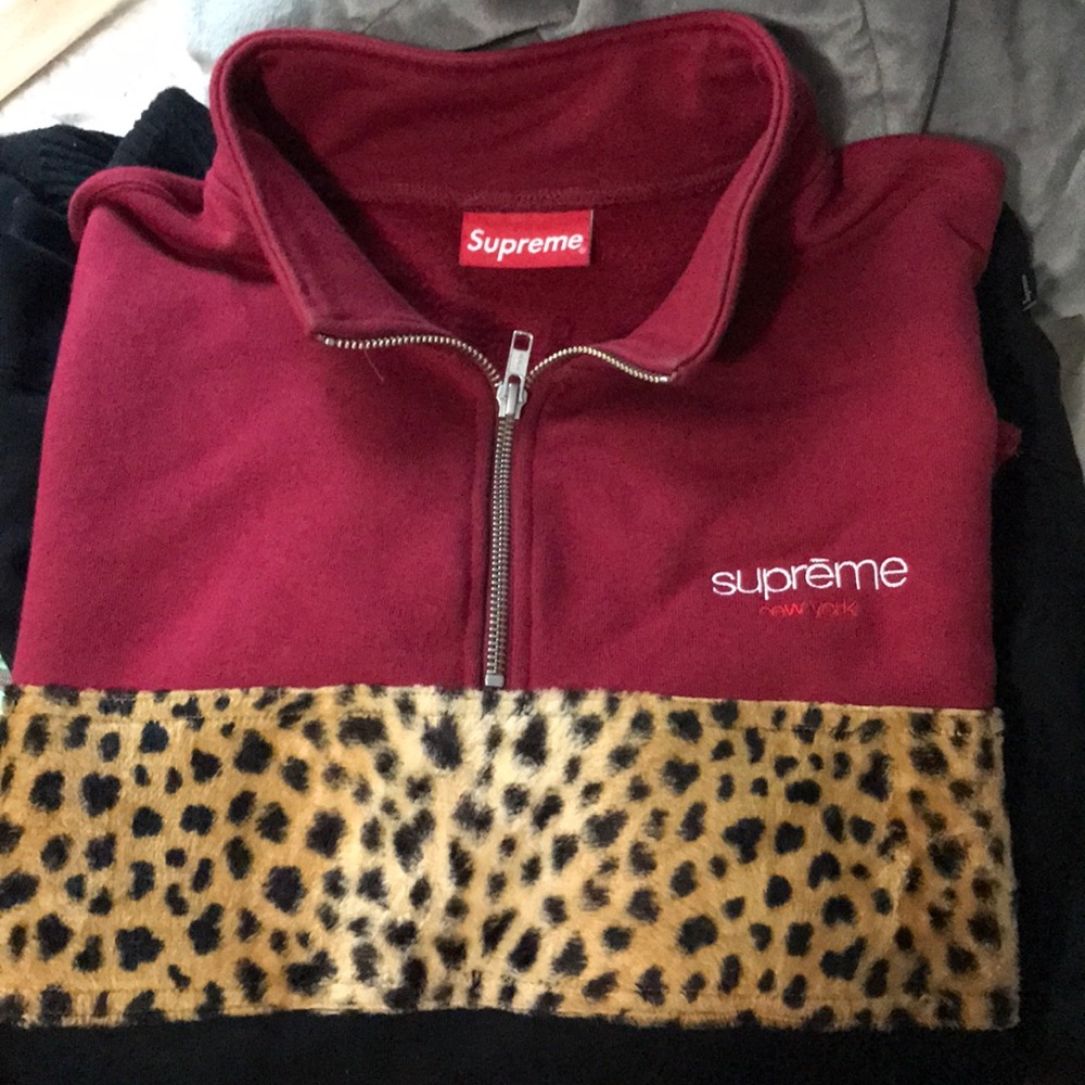 Supreme sweatshirt